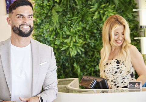 Calm and minimalist environment at the Nathalie Charlot salon in Almancil